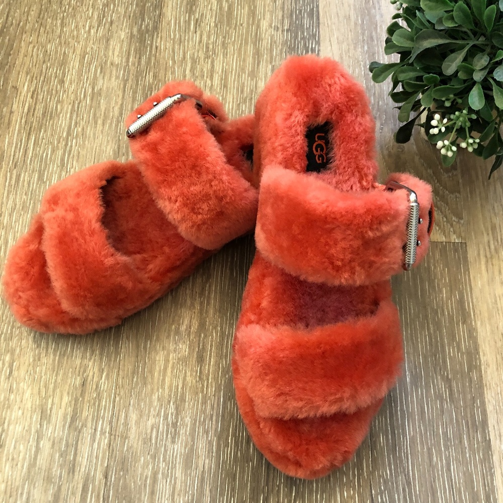 🎉HP🎉 UGG Women's Fuzz Yeah Slipper Sandals | 7